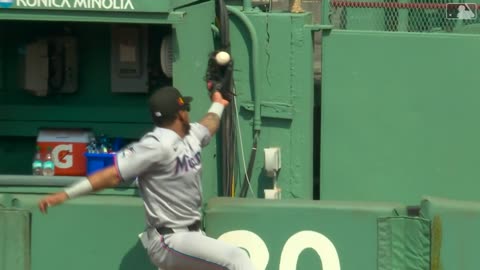 Bombazo de Wilyer Abreu con ayuda del contrario