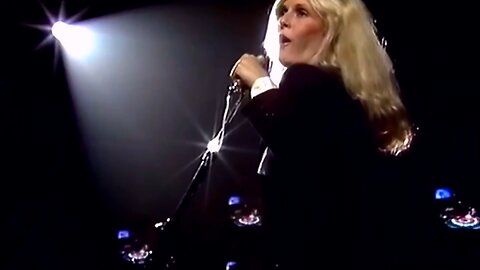 🎹☝️🥁🏟️🎤🤘🎸 'BETTY DAVIS EYES'