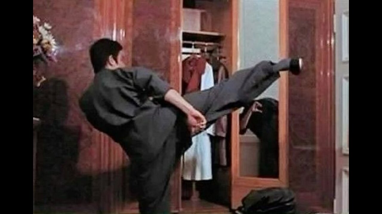Cross kick Studio Films Bruce Lee Way of the Dragon