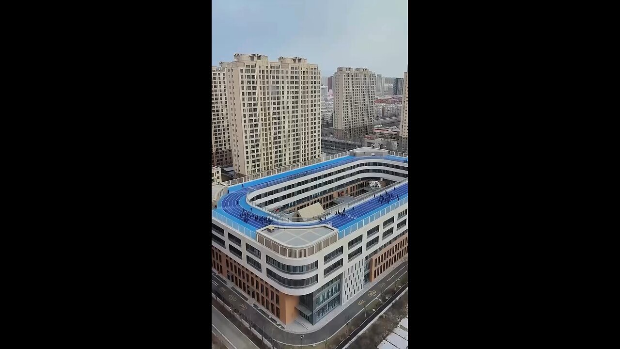 This school has a running track on the roof to save space #wow
