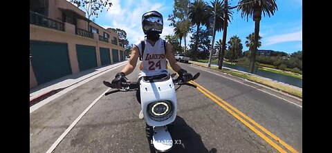 Riding thru Echo Park on my CTY2