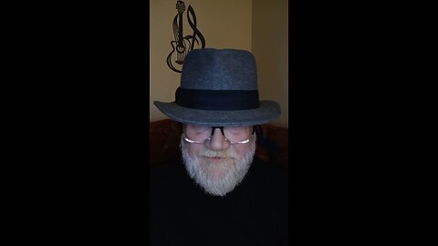 MOBILE PIRATE RADIO'S last Podcast! & a hurt hand...
