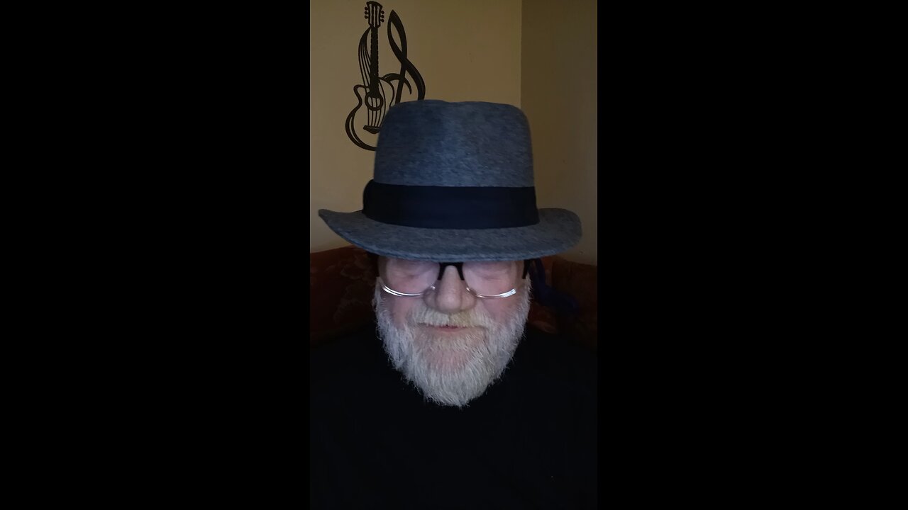 MOBILE PIRATE RADIO'S last Podcast! & a hurt hand...