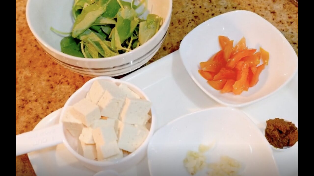 Creamy Spinach Tofu Curry – Simple, Bold, and Keto-Friendly