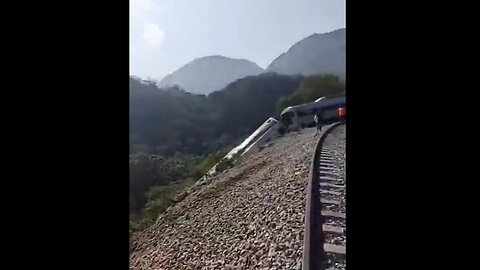 🙏 At least 13 dead, 98 injured after train derailed w/ 250 people onboard in SW Mexico 😢 ~ by PressTV 12.28.25
