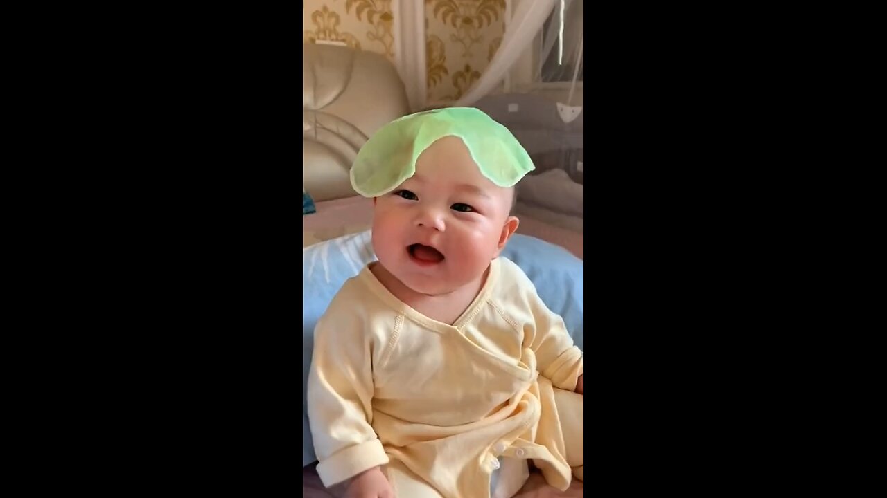 funny baby 🍼