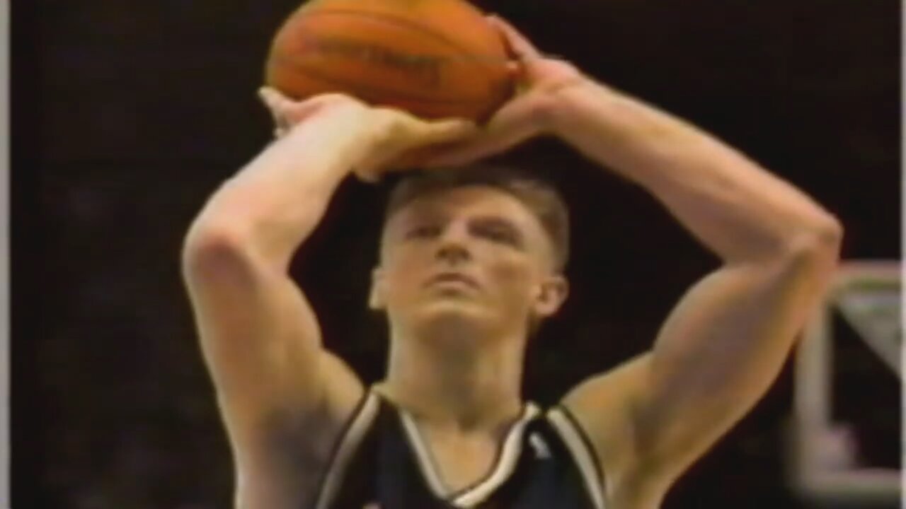 Detlef Schrempf 19 Points 5 Ast @ Knicks, 1992-93.