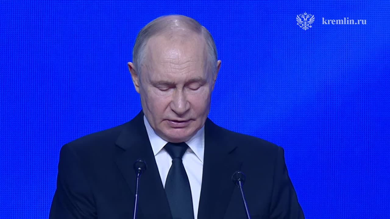 Владимир Путин предложил создать при Парламентском собрании