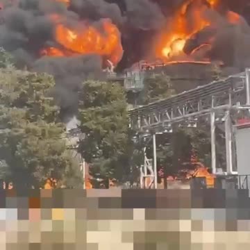 (INSANE) Apocalyptic Fire at Russian Oil Refinery Continues to Burn Over 24 Hours Later