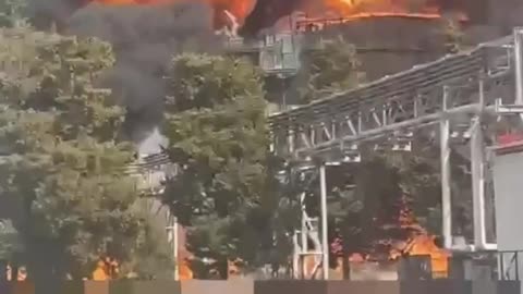 (INSANE) Apocalyptic Fire at Russian Oil Refinery Continues to Burn Over 24 Hours Later