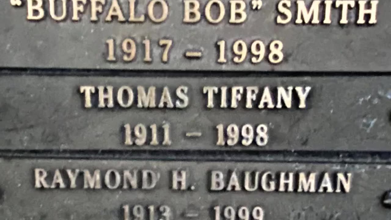 FAMOUS GRAVES - VOL. 648: BUFFALO BOB SMITH