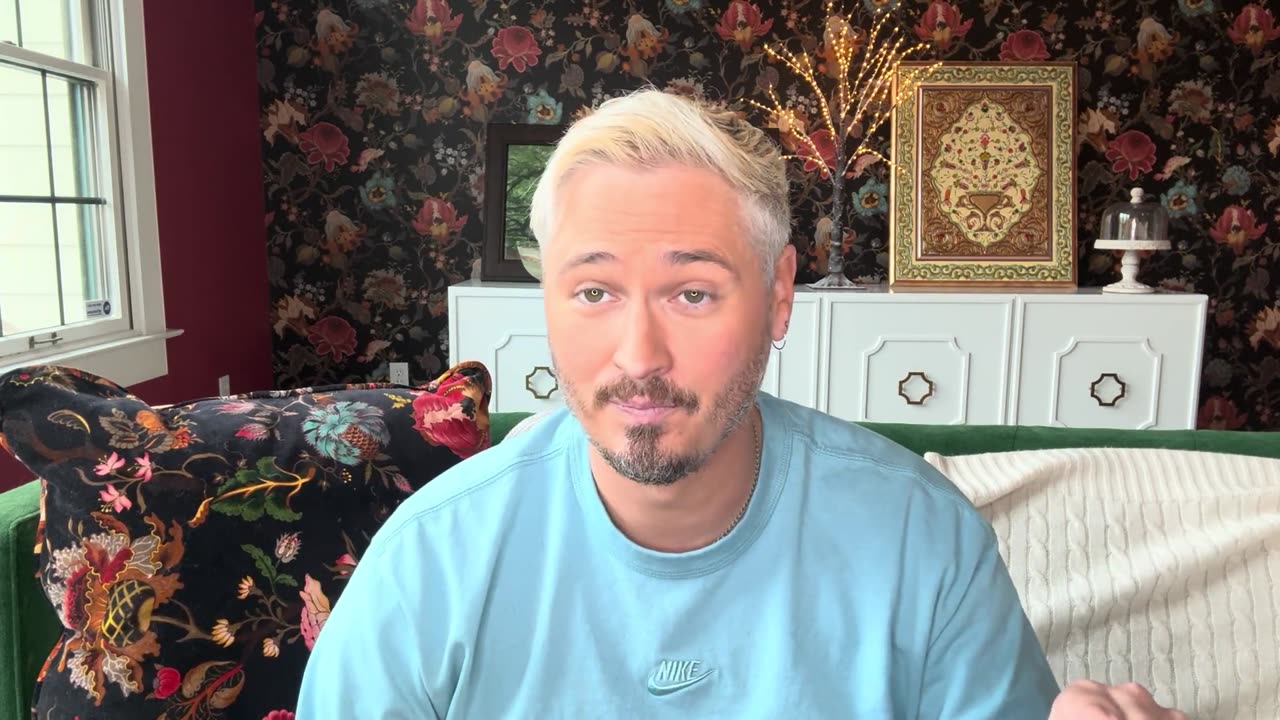 RFK Jr. SMEARS Bernie To His Face! Elon LOOTS The Treasury; Tulsi SELLS OUT!