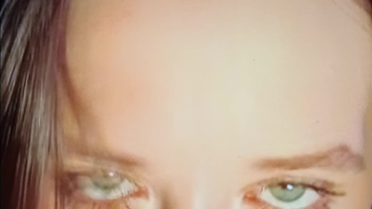 Outrageous mic stroking with mouth