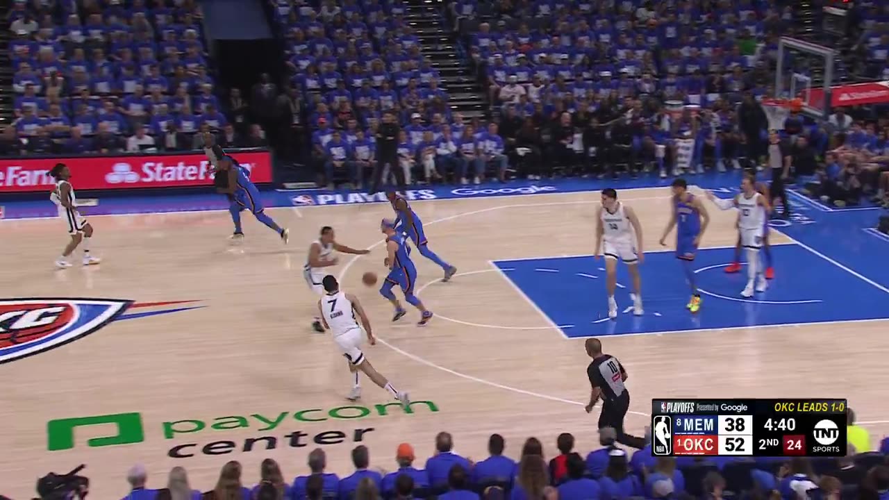 NBA - SGA pulls up for 3 on the break 👌