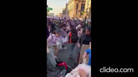📱 Insane Street Fights Caught on Phone! 😱 Real Amateur Footage You Can’t Miss
