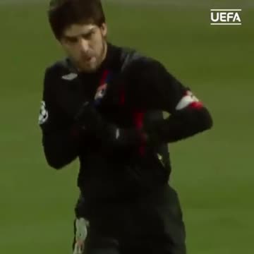 O mestre da cobrança de faltas, de todos os ângulos, Juninho Pernambucano é o nome da fera!🔥🤩 (📹 Rep