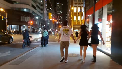 【4K】Friday Nightlife Toronto 🌃 Nightlife in Canada 🇨🇦