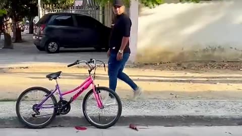 ELECTRIC BIKE 😂😂😂😂