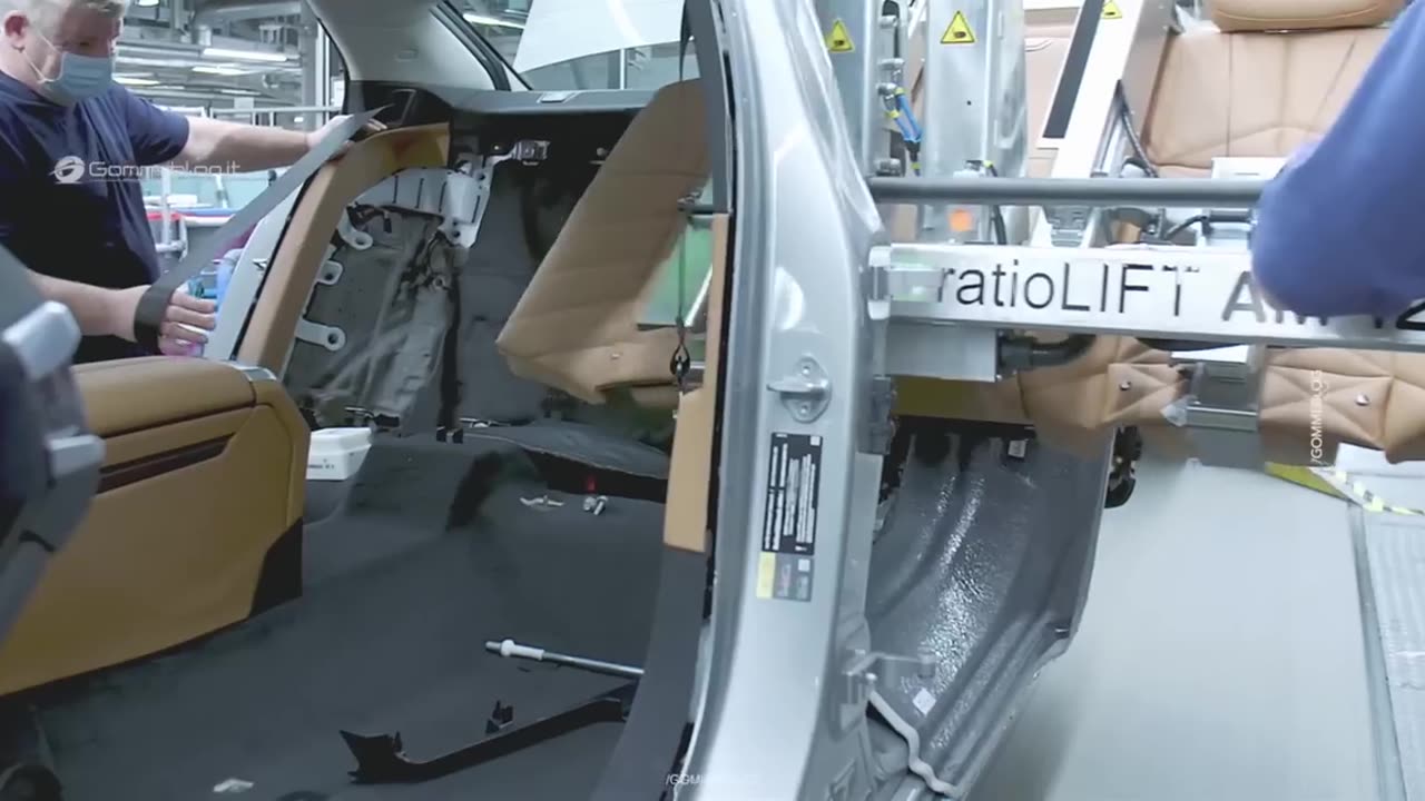 New BMW 7 Series PRODUCTION - Car Factory and Manufacturing