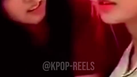 Lisa Tries to Kiss Jisoo… Then Turns to Rosé 😆 #blackpink #kpop #shorts