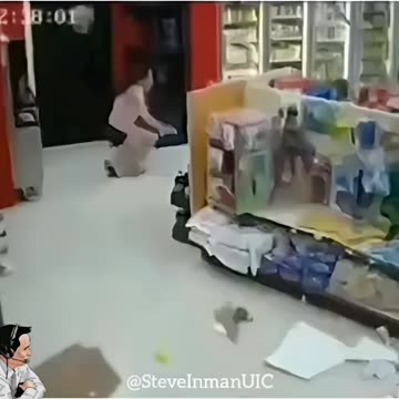 Thieves tried to escape, but failed miserably.