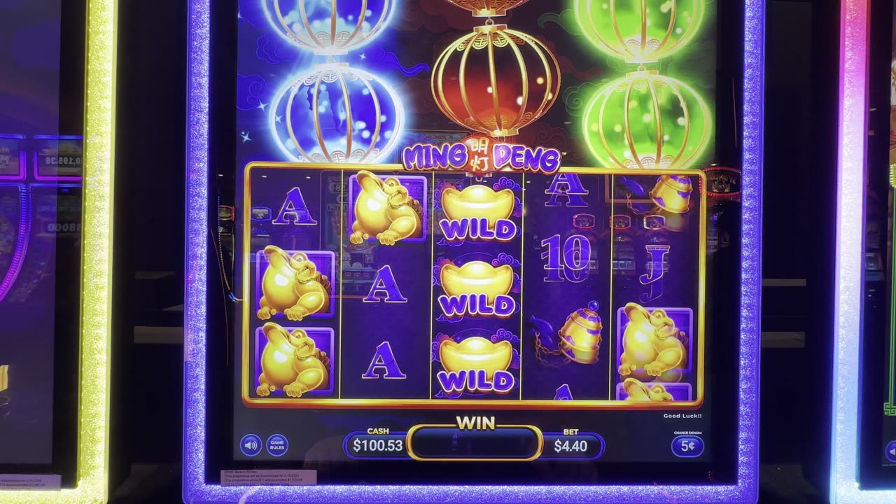 Playing #LanternLink at #Margaritaville 🎊🎰💥