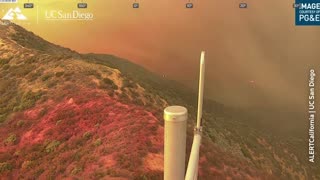 Timelapse reveals spread of wildfire in California