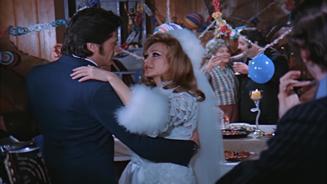 Acı Hayat Cüneyt Arkın, Filiz Akın