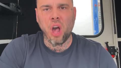 🚨 Keir Starmer opens PMQs talking about Jamaica… while a British man’s been stabbed...