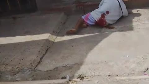 Joven fue asesinado de seis disparos en Villa Sol, en medio de la indiferencia ciudadana