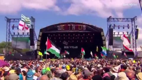 🇬🇧/🇮🇱/🇵🇸 WATCH: The British punk duo 'Bob Vylan,' led chants of 'Death to the IDF'