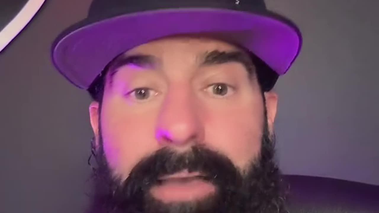 04/01/2025 Larry Fink gave huge warning to America!