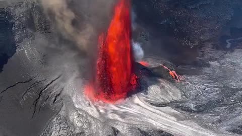Amazing drone footage of Kilauea's lava fountain...