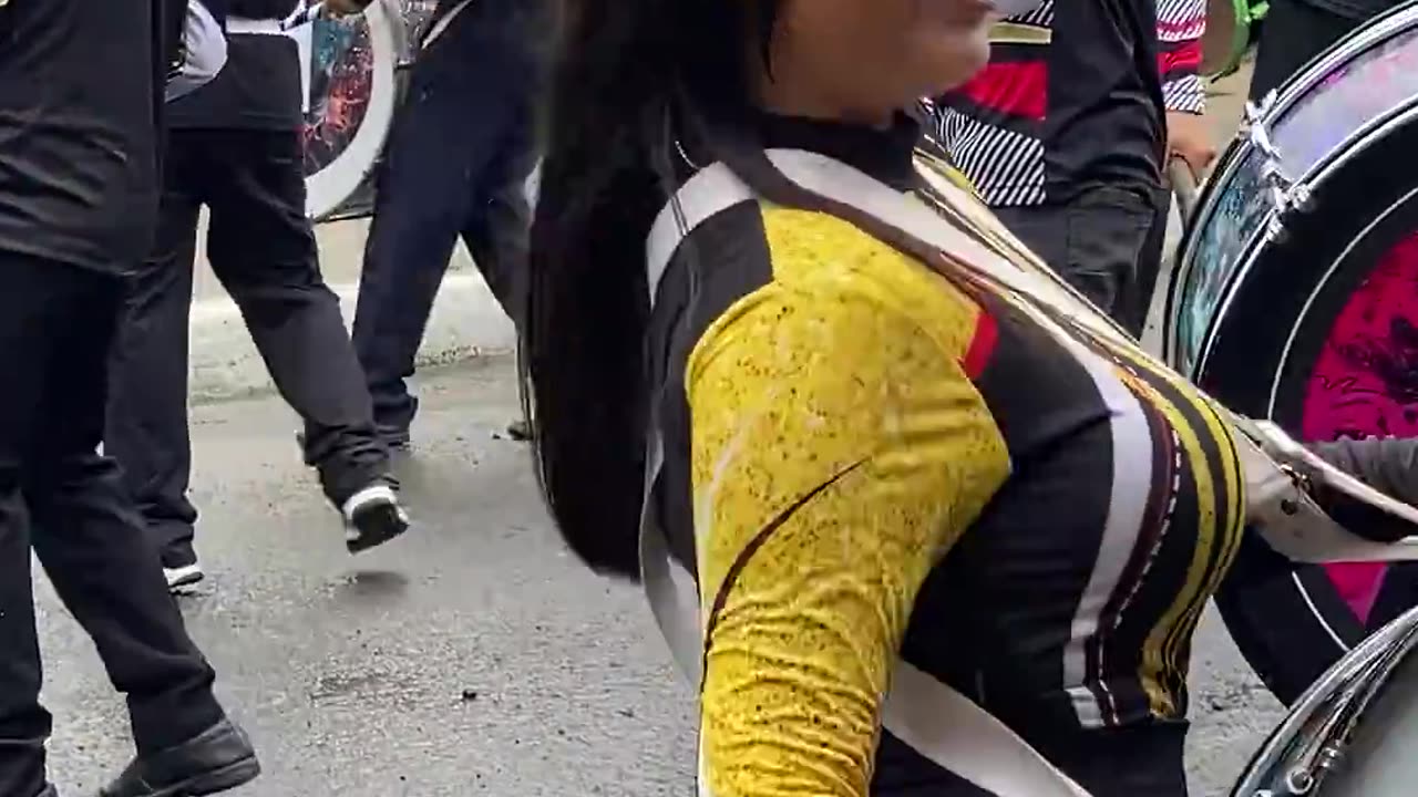 Mejor bastonera de chone #videoviral #bastoneras #baile #desfile #cultura