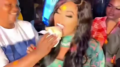Queen vee bosset