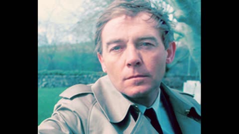 "How Do I Love Thee?" - Michael Jayston Reads Elizabeth Barrett-Browning's Famous Poem