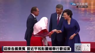 RESPECT TO HER MUSLIM LADY PM MALSIAN MRS SET EXAMPLE