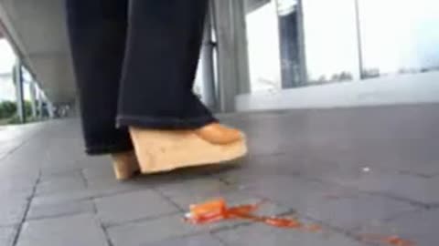 2 Pair of High Heels Crush Ketchup Packets