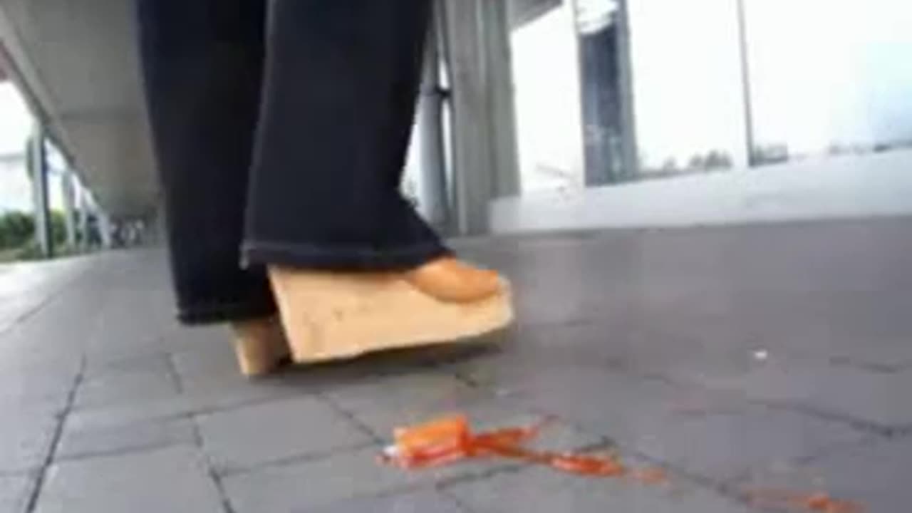 2 Pair of High Heels Crush Ketchup Packets