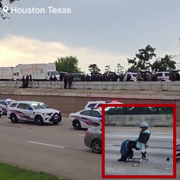 Elderly Lady in Texas Took Her Lawnchair and Her Gun and Sat in the Middle of the Highway