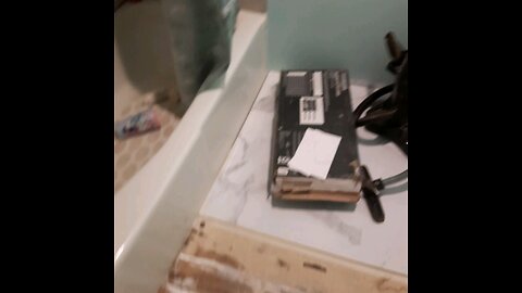 Bathroom Update (paint & floor)