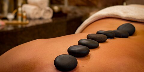 Hot Stone Massage in Thornhill – Relax and Heal at Steele Thai Massage Health Care Centre