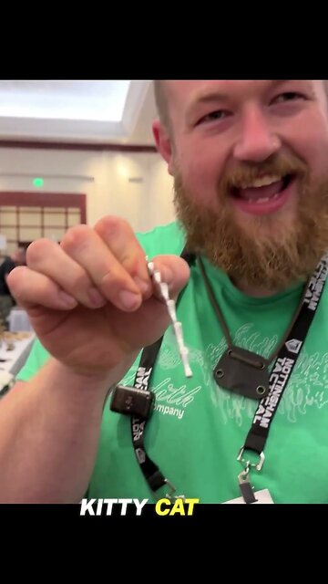 He Brought a CAT TAIL Knife to Blade Show_! 🐱🗡️