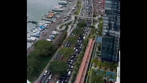 🇺🇸❗️Residents of American Hawaii are fleeing inland to avoid the tsunami.