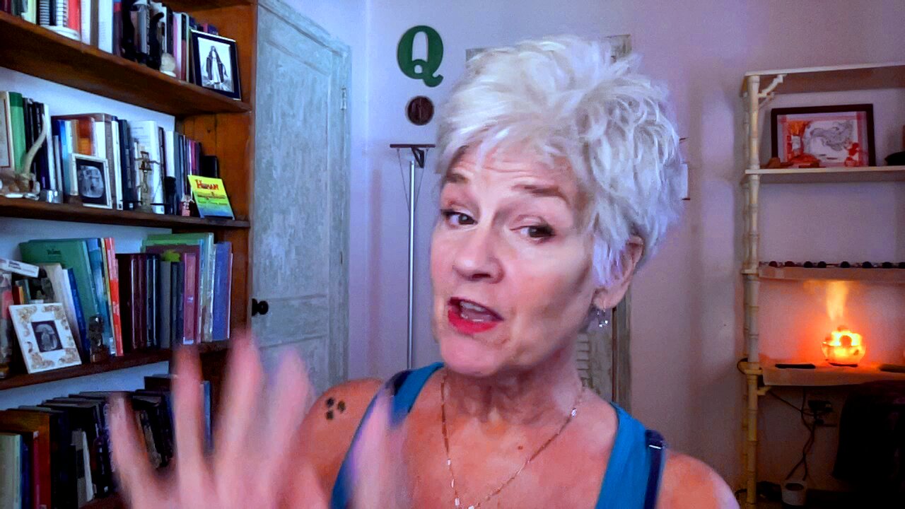 Lady Melody reads The Lion, the Witch, and the Wardrobe-episode 20