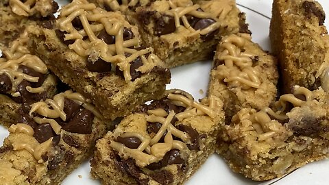 Oatmeal Chocolate Chip Peanut Butter Bars| Back to School Treats