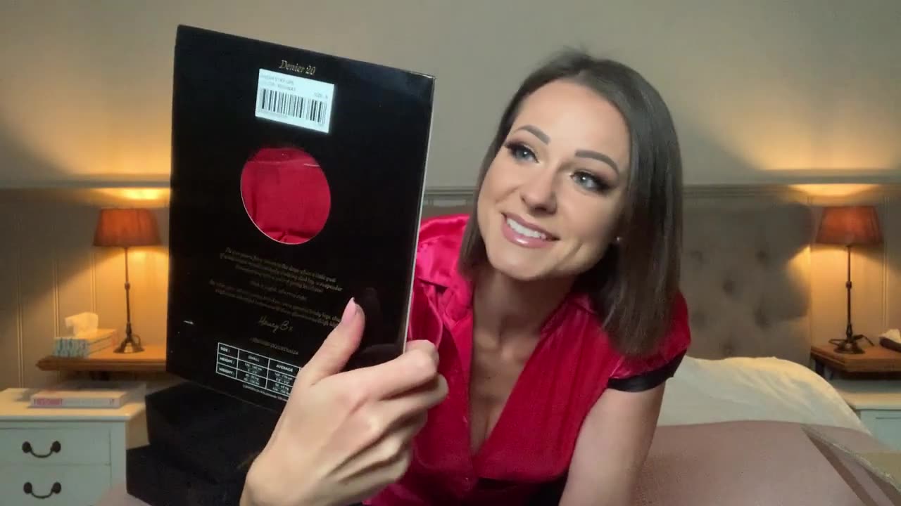 Melisa unpacking gift