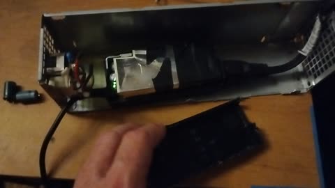 the old laptop power supply works fine after new used caps replacement