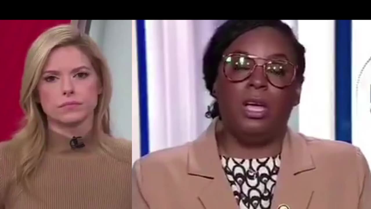 Will the judge be impressed by her high note? 🎵 🤣