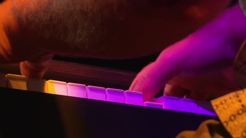 Lost Weekend - Simply Red (live)